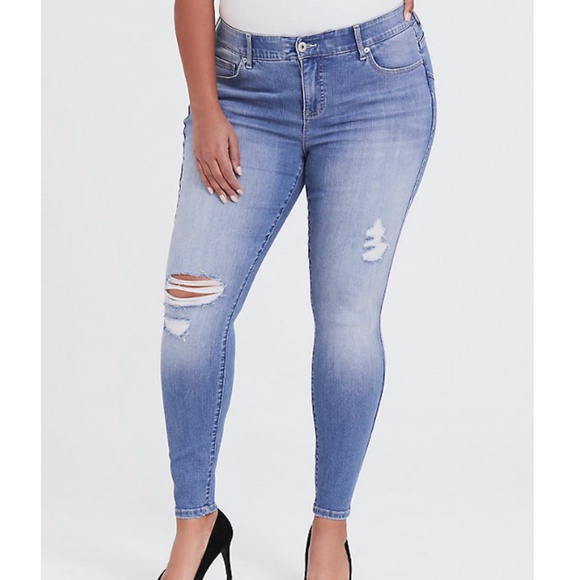Torrid Bombshell Skinny Jean Premium Light Wash - Picture 3 of 11